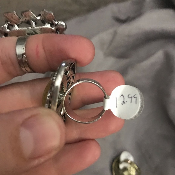 NWT 5 adjustable costume rings - Picture 4 of 4